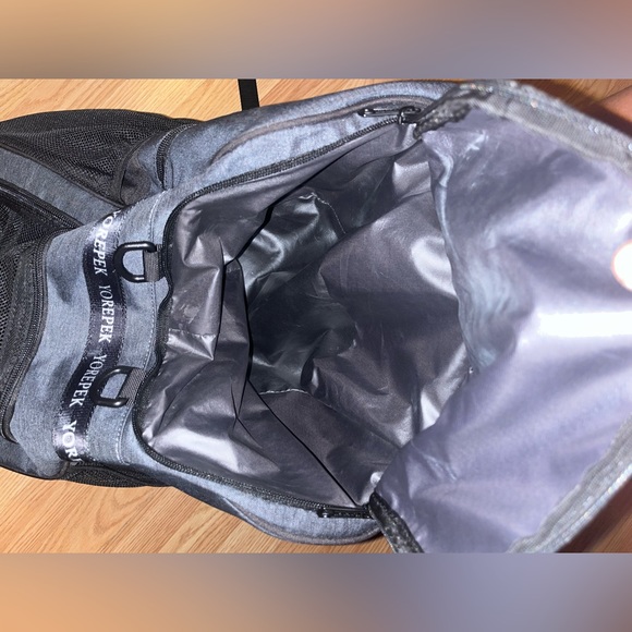 New Yorepek bag with room for ball cleats water and more - Picture 8 of 8